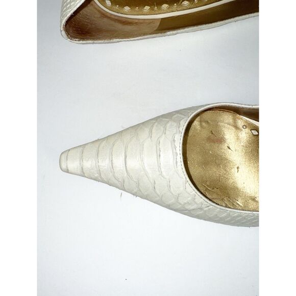 BCBG Leather Pump Y2K Brazil Croc Embossed Pointed Toe Stiletto Heels Witch 9.5B - Picture 16 of 16